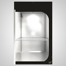 Secret Jardin Dark Street