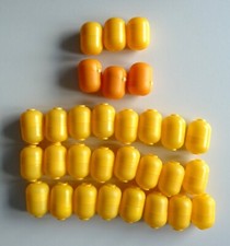 Ü-Eier leer 30 Stück gelb klein Überraschungseier 3 Sorten Sammeln Spielzeug