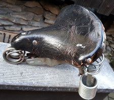 großer ur alter ledersattel