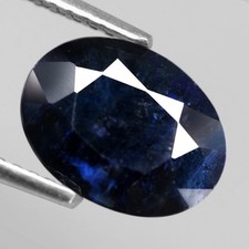 Natürlicher blauer ovaler Thailand Saphir mit ca. 1,01 Carat