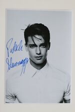 Patrick Schwarzenegger signed 20x30cm Foto Autogramm Autograph In Person