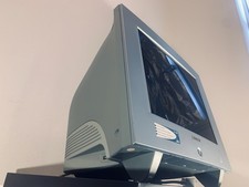 Flat Trinitron - CRT Retro 19“ Monitor - HMD AMD-420 - 0.24mm - Exclusive Design