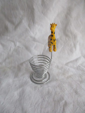 Spiral Metalleierbecher mit Giraffe