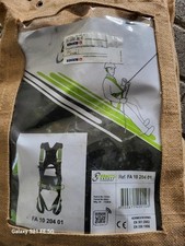 Abstürzsicherung. Auffanggurt. Klettergurt. Klettergurt. Klettergurt.