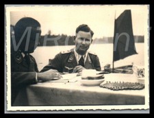 Foto, WK2, Lg.N.Rgt.4, Offz. studieren Dokumente, See bei Witebsk, 1941; L215L