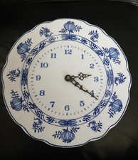 Wanduhr Zwiebelmuster