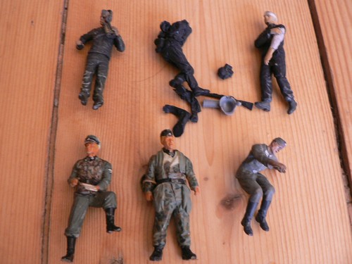 Verschiedene bemalte figuren - 6,