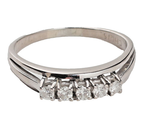 Ring 585 mit fünf - 585,
