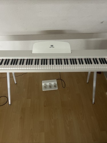 Piano mit ständer und - mit,