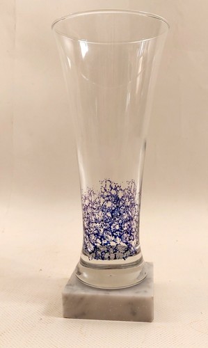 Glas mit marmorsockel - glas,