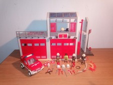 Playmobil 9462 City Action große Feuerwehrwache mit Feuerwehrauto
