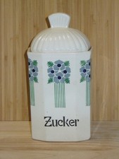 Sehr alter Vorratsbehälter -