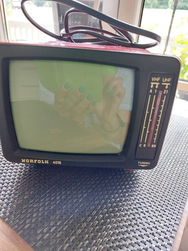 Tragbarer fernseher 1980 - fernseher, s/w
