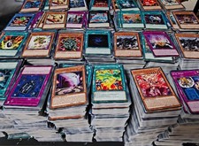 700 Yu-Gi-Oh Karten + 100