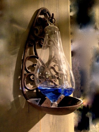 Glasbarometer-Wand