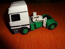 MB Actros MP1 Zugmaschine (grün/weiß) mit Zusatzaufbau für Saugfahrzeuge. Conrad