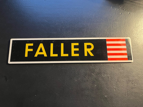 Faller ams seltener als - -,