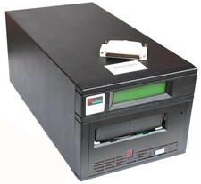 ADIC LTO200D 200 GB SCSI UW STREAMER QUANTUM LTO BANDLAUFWERK IM SCSI GEHÄUSE