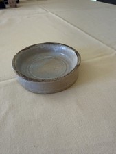 Flache kleine schale aus ton - kleine,