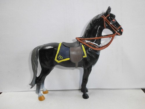 Schwarzes kunststoff pferd - kunststoff,
