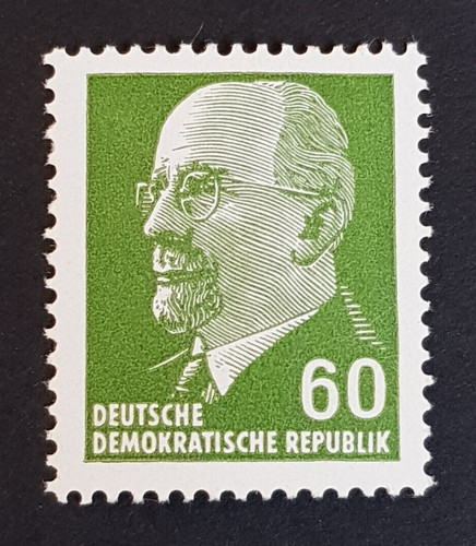 Briefmarke ddr walter - 📌,