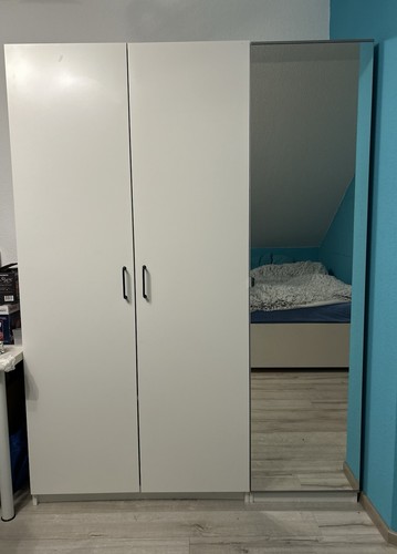 Großer kleiderschrank mit - kleiderschrank,