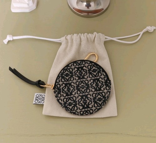 Loewe cookie charm - ,
