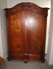 Garderobenschrank alter