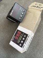 JUMO dTRON16.1  JP 703011/10 Temperaturregler NEU OVP