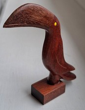 Holzfigur Tukan Vogel mit Glasaugen aus Teak, Dekoration Holzskulptur, Brasilien