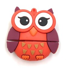 Eule Vogel in Rot Große Augen