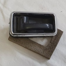 Ford Taunus MK1 Knudsen Türöffner innen links mit Chromblende + Abstandspolster