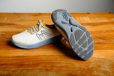 Hochwertiger Laufschuh Karhu Herren Gr. 43,5 EU weiß/hellblau