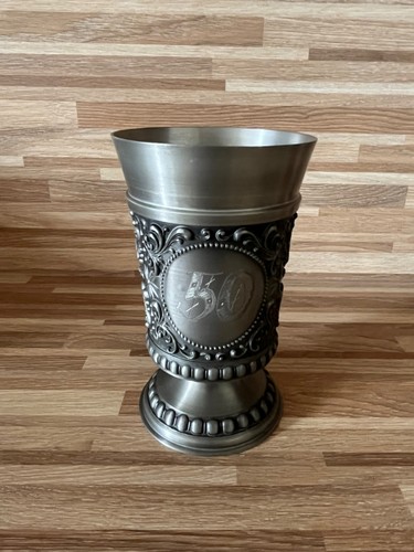 Zinn becher mit muster - mit, und