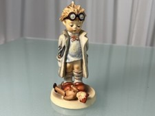 Hummel Figur 127 Puppendoktor