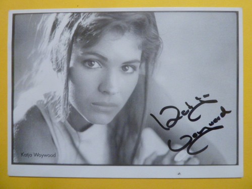 Katja woywood - -ke-,