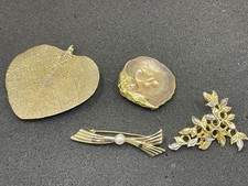 Verschiedene Broschen Konvolut