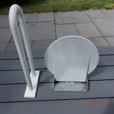 Duschklappsitz und Haltestange von HEWI