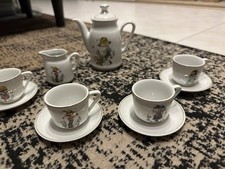 Puppengeschirr aus Porzellan mit schönem Motiv