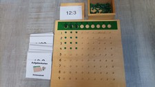 Montessori Divisionsbrett mit Aufgabenkartei und Selbstkontrolle