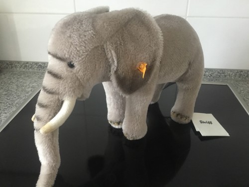Steiff elefant mit knopf - steiff, fahne