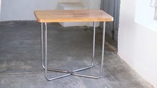 Bauhaus Beistelltisch / Stahlrohr Konferenztisch mit Schlaufenfüßen