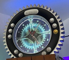 Designer Zahnrad Tischuhr – Industrie Look, Beleuchtung & Rotation
