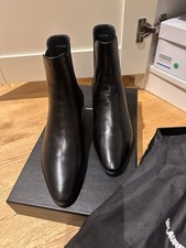 Saint Laurent Chelsea Boots