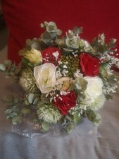 Brautstrauß Aus Täuschend Echten  Kunstblumen