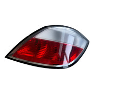 Opel Astra H Limousine 5