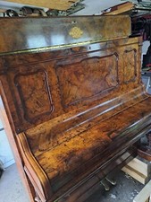 Blüthner Klavier, Model 12121,Wurzelholzfunier,140 cm hoch