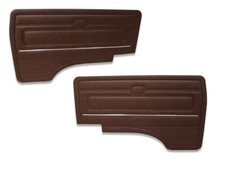 Braune Türverkleidungen