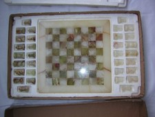 Schachspiel aus Marmor in