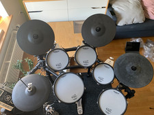 Roland E-Drums Drumset + Zubehör - Komplettset - TOP ZUSTAND